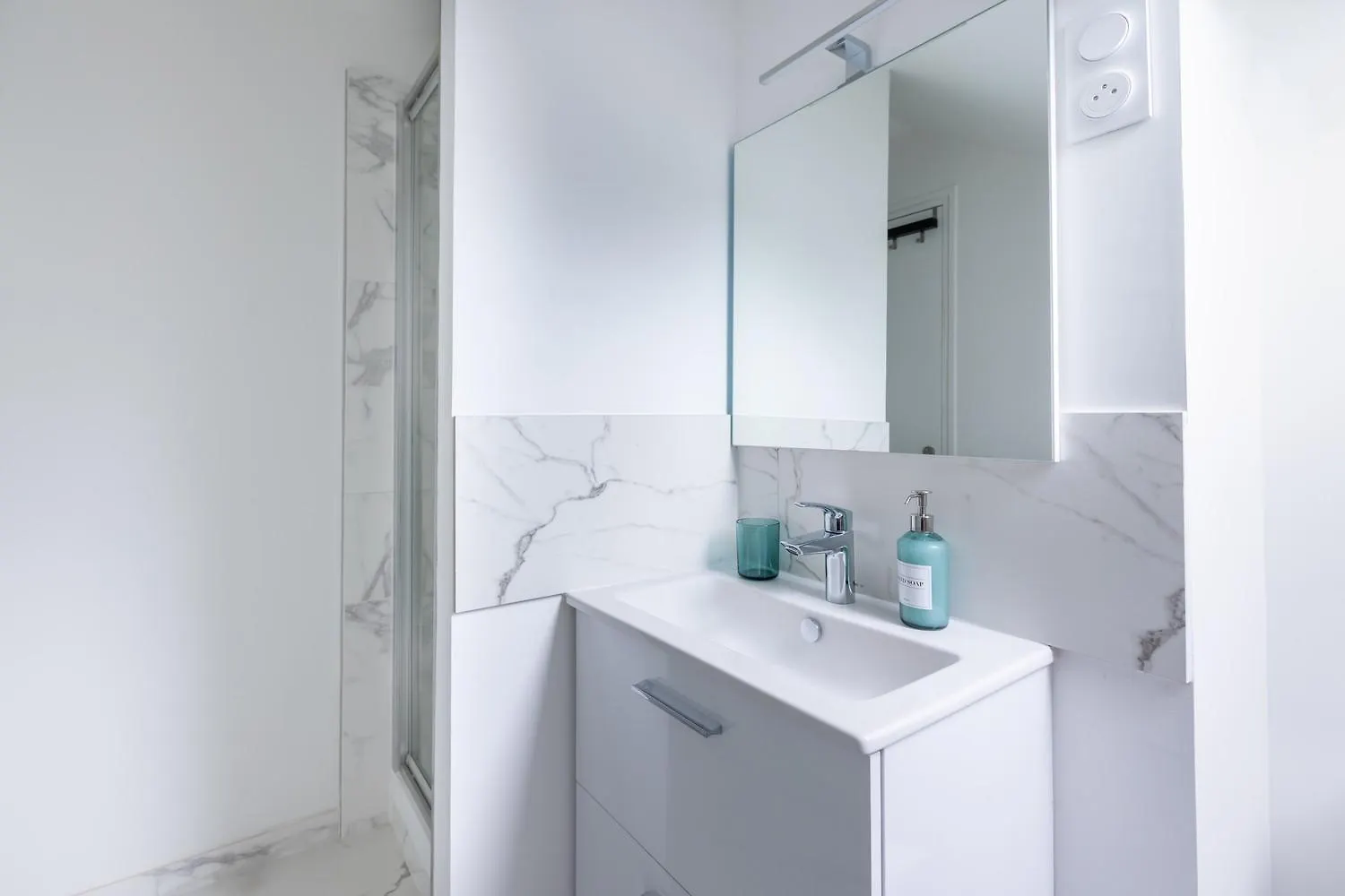 Le Bourbonnais ~ Mansarde ~ Arrivee Autonome Apartment Montlucon